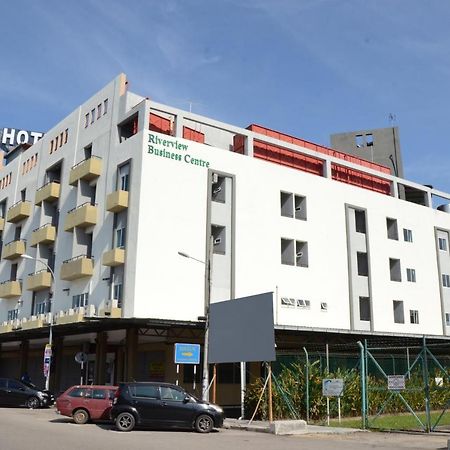 Riverview Hotel Bahau Exterior photo