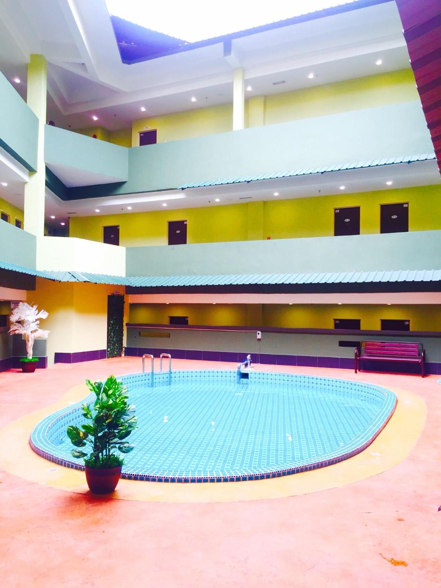 Riverview Hotel Bahau Exterior photo