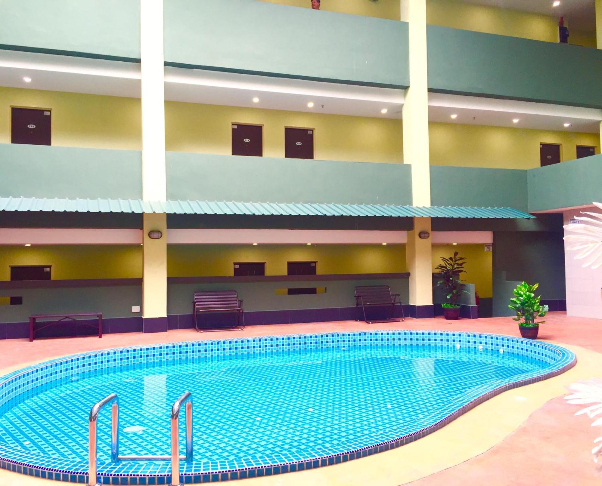 Riverview Hotel Bahau Exterior photo